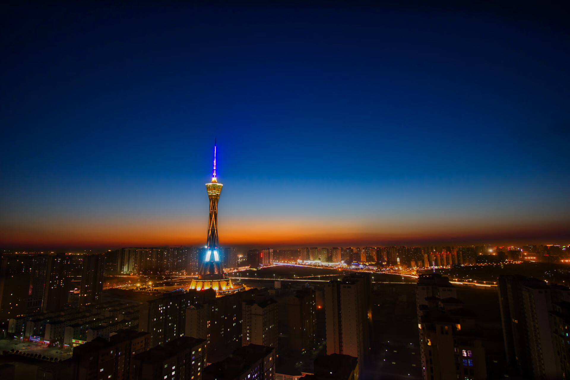 德甲攻势凶猛:攻守兼备,精彩不断!,德甲打法特点